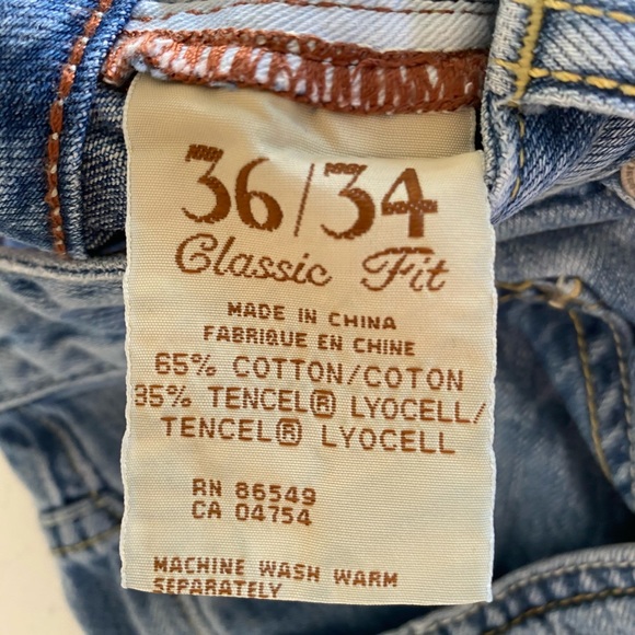 Men’s Tommy Bahama Med Wash Jeans - Picture 4 of 6